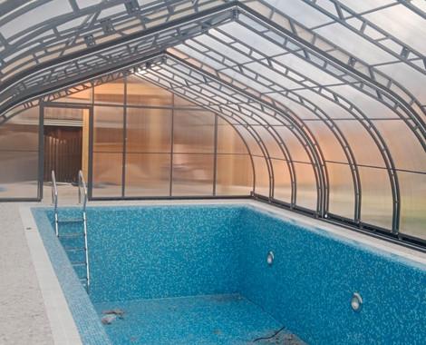 Раздвижной павильон на рельсах из гнутых стальных ферм для широких и общественных бассейнов — фото 8